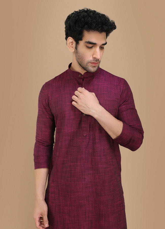 alt message - Manyavar Men Wine Self Design Kurta image number 0